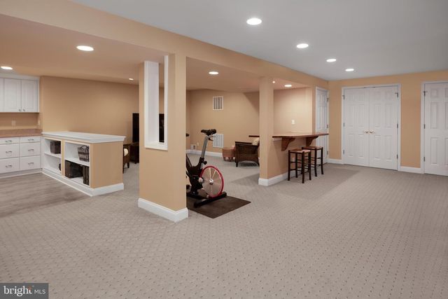 2 CLARENDON CT, Princeton Junction, NJ 08550