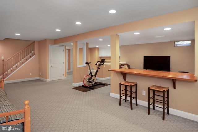 2 CLARENDON CT, Princeton Junction, NJ 08550
