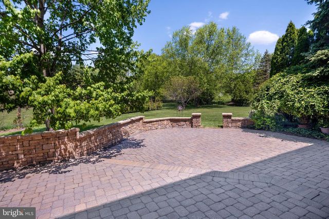 2 CLARENDON CT, Princeton Junction, NJ 08550