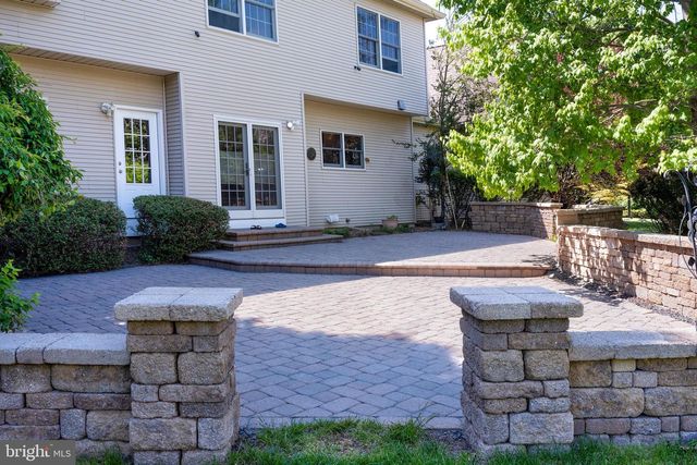 2 CLARENDON CT, Princeton Junction, NJ 08550