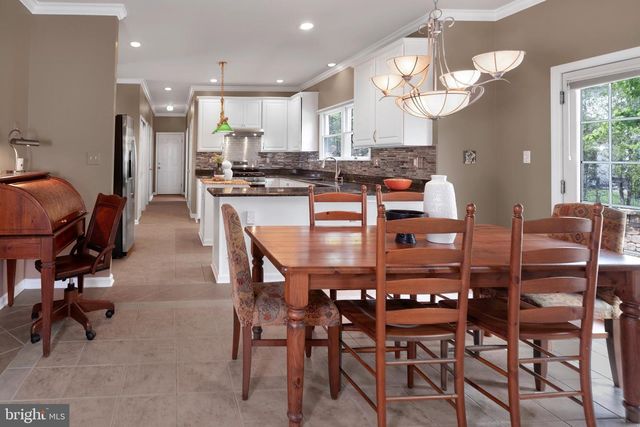 2 CLARENDON CT, Princeton Junction, NJ 08550