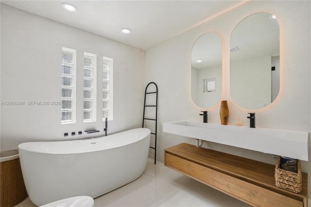 16203 NW 82nd Place, Miami Lakes, FL 33016