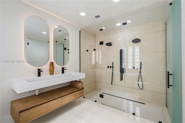 16203 NW 82nd Place, Miami Lakes, FL 33016