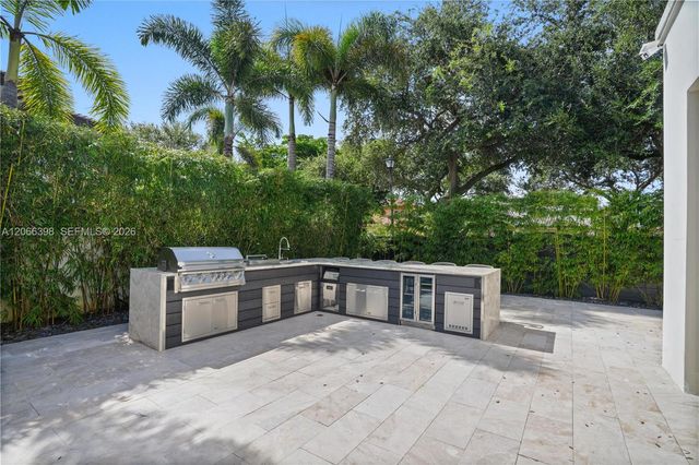 16203 NW 82nd Place, Miami Lakes, FL 33016