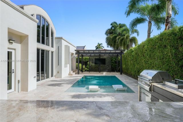 16203 NW 82nd Place, Miami Lakes, FL 33016
