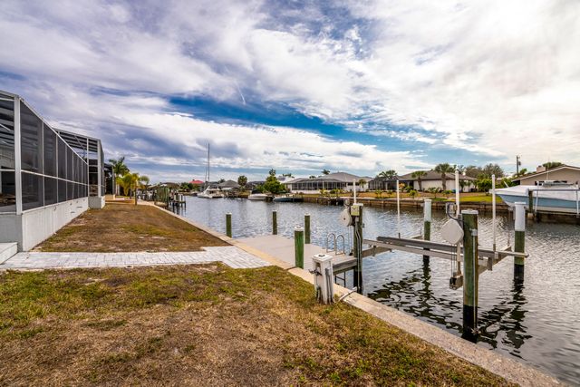 139 Seville Place SW, Port Charlotte, FL 33952