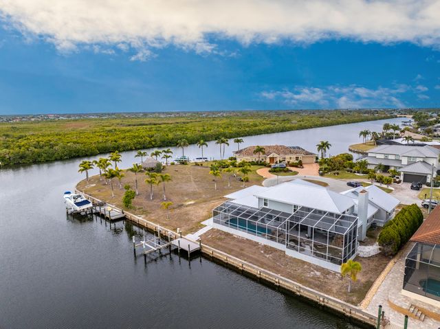 139 Seville Place SW, Port Charlotte, FL 33952