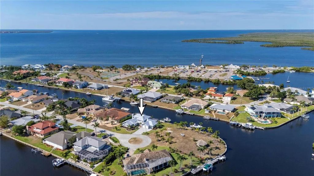 139 Seville Place SW, Port Charlotte, FL 33952