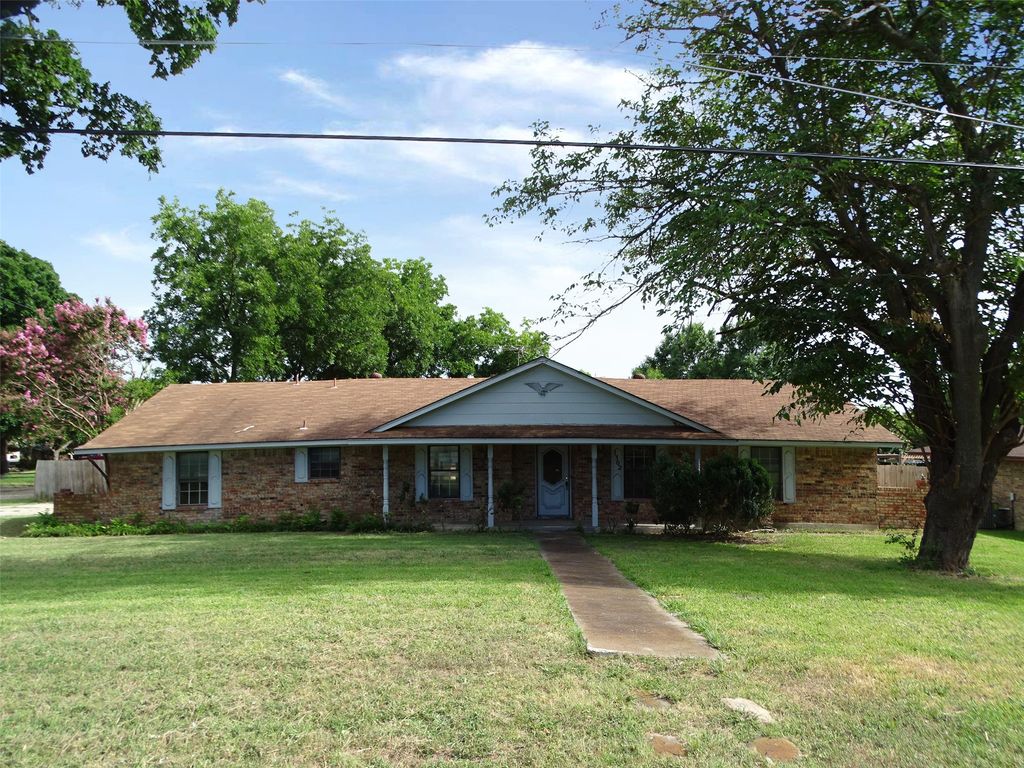 1302 Plateau Drive, Duncanville, TX 75116 — exterior