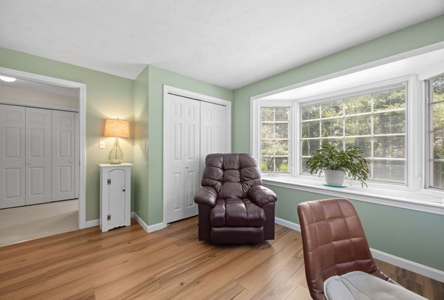18 Pleasant Wood Dr, Sandwich, MA 02563