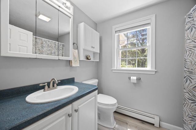 18 Pleasant Wood Dr, Sandwich, MA 02563