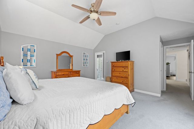 18 Pleasant Wood Dr, Sandwich, MA 02563