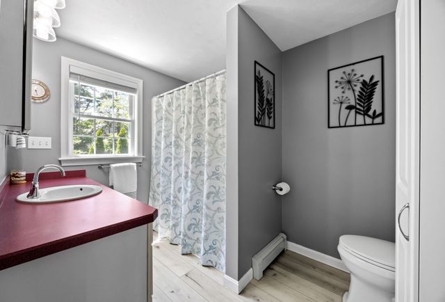 18 Pleasant Wood Dr, Sandwich, MA 02563