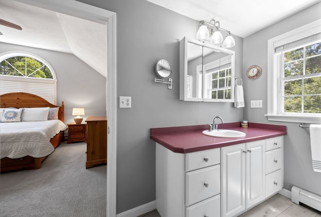 18 Pleasant Wood Dr, Sandwich, MA 02563
