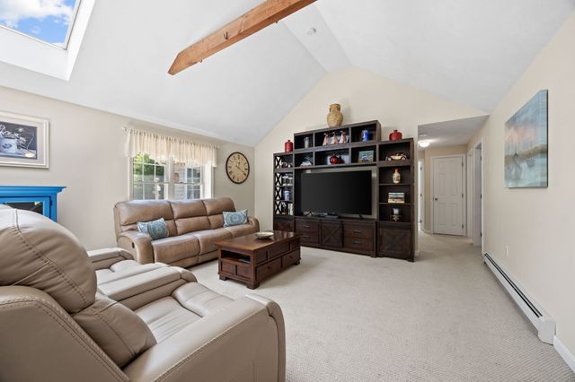 18 Pleasant Wood Dr, Sandwich, MA 02563