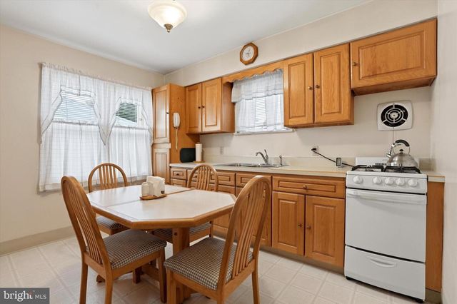 100 WAGNER ST, Hamilton, NJ 08610