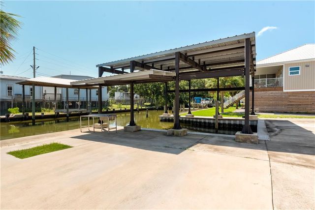 832 Desoto Drive, Dauphin Island, AL 36528