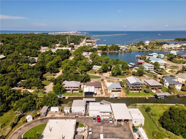 832 Desoto Drive, Dauphin Island, AL 36528