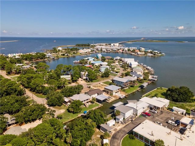 832 Desoto Drive, Dauphin Island, AL 36528