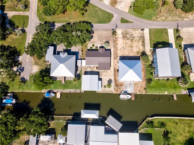 832 Desoto Drive, Dauphin Island, AL 36528