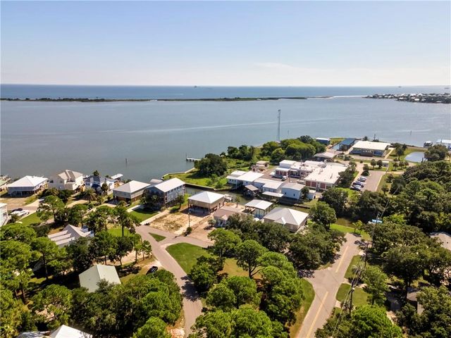 832 Desoto Drive, Dauphin Island, AL 36528