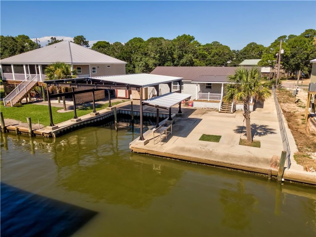 832 Desoto Drive, Dauphin Island, AL 36528