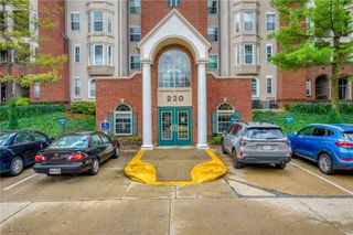 220 Fox Hollow Drive 308, Mayfield Heights, OH 44124