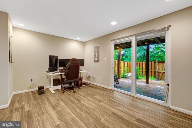 45610 WHITCOMB SQ, Sterling, VA 20166