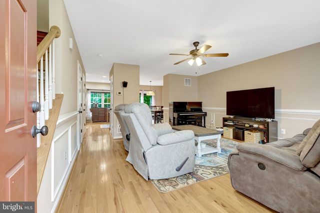 45610 WHITCOMB SQ, Sterling, VA 20166