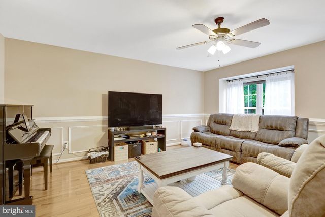 45610 WHITCOMB SQ, Sterling, VA 20166