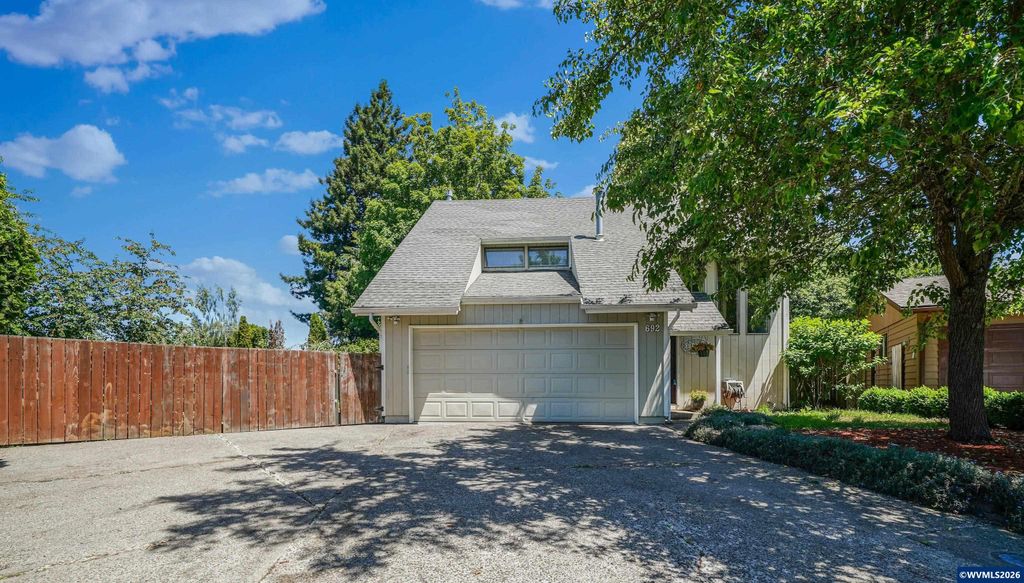 692 Fanny Ct NE, Salem, OR 97301