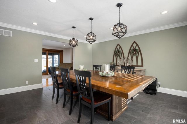 1001 E POLK Street, Morton, IL 61550