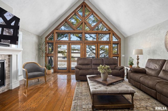 1001 E POLK Street, Morton, IL 61550