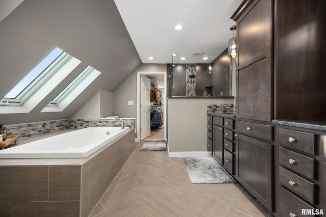 1001 E POLK Street, Morton, IL 61550