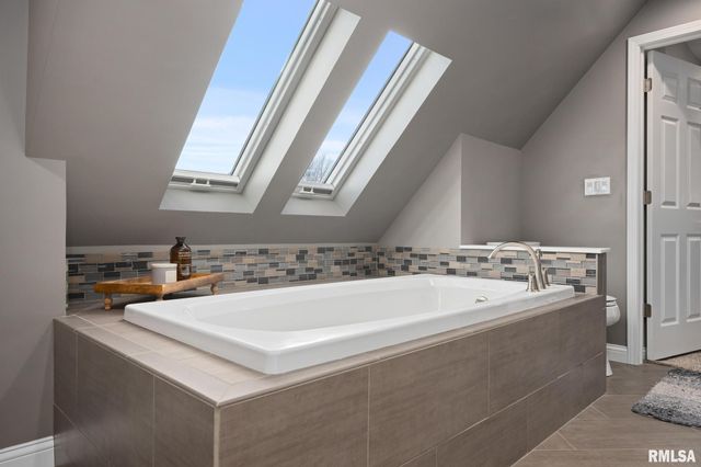 1001 E POLK Street, Morton, IL 61550