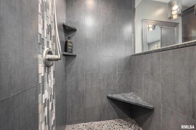 1001 E POLK Street, Morton, IL 61550