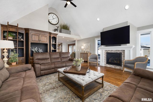 1001 E POLK Street, Morton, IL 61550