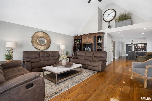 1001 E POLK Street, Morton, IL 61550