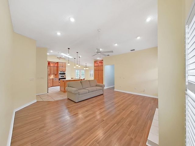 611 TOMOKA DRIVE, Palm Harbor, FL 34683