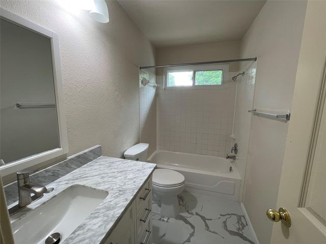 2215 ADA LN, Round Rock, TX 78664