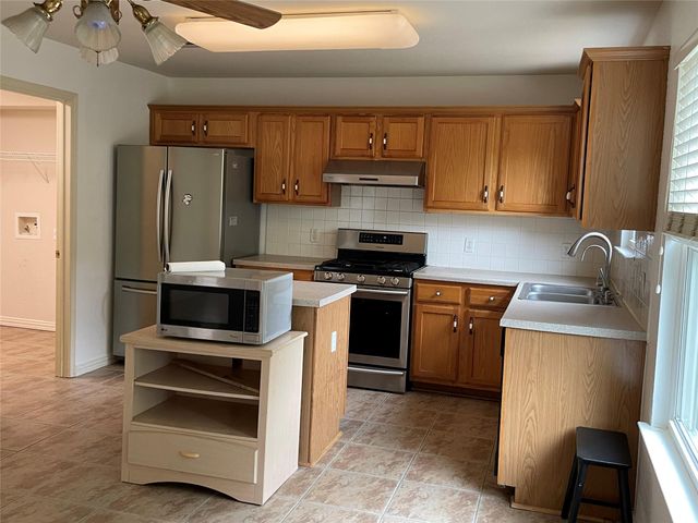 2215 ADA LN, Round Rock, TX 78664