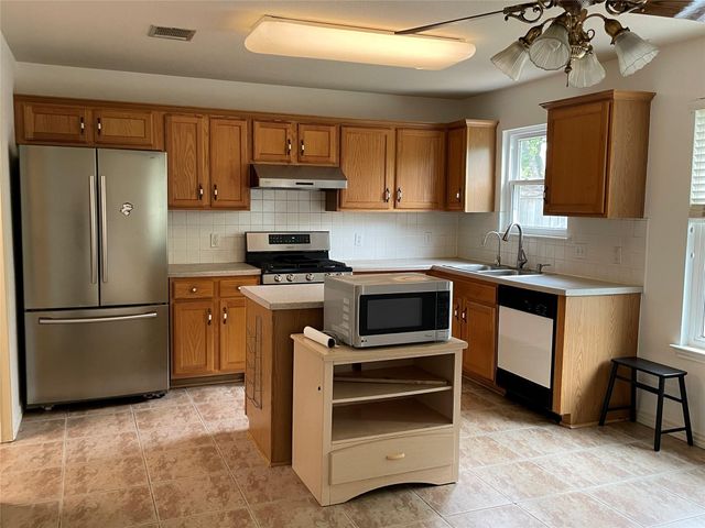 2215 ADA LN, Round Rock, TX 78664