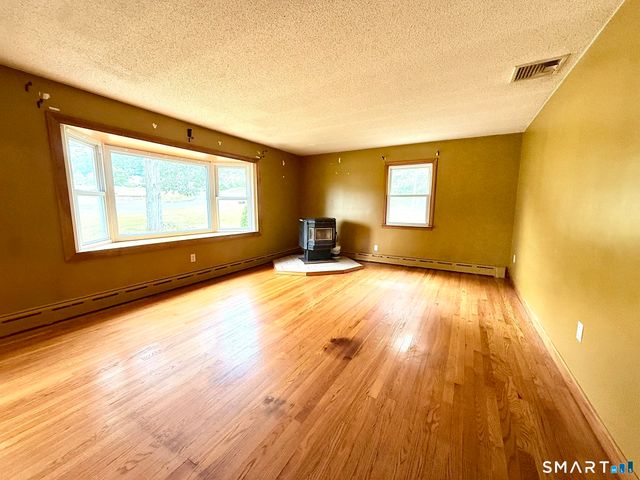 30 Bunting Road, Seymour, CT 06483
