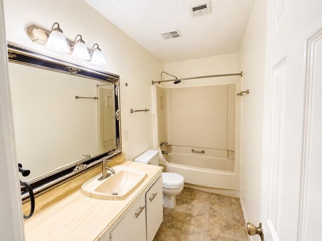 3827 Addicks Clodine Road, Houston, TX 77082
