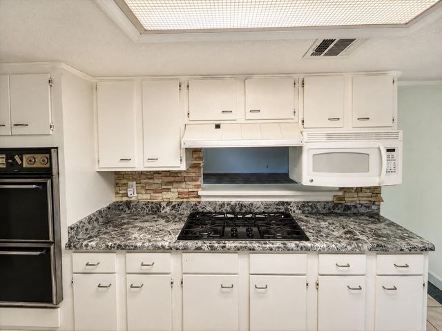 3827 Addicks Clodine Road, Houston, TX 77082