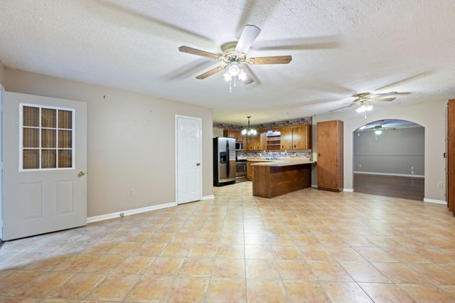 95 Brasher Dr, Decaturville, TN 38329