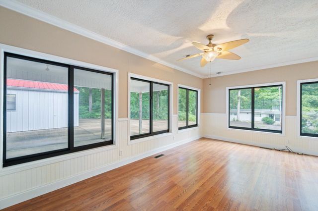 95 Brasher Dr, Decaturville, TN 38329