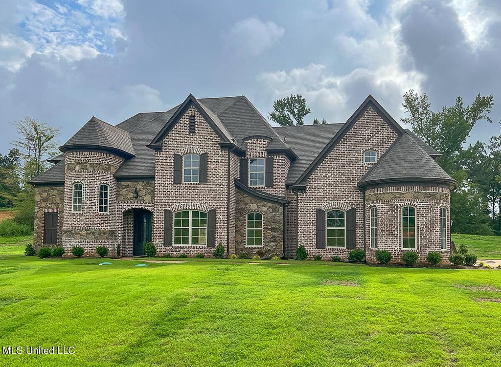 261 Poplar Lane, Holly Springs, MS 38635