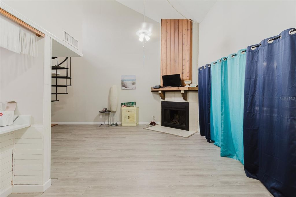 Image 13 of property listing at 4835 PURITAN CIRCLE 121, Tampa, FL 33617