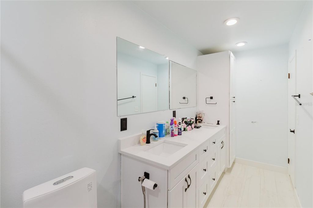 Image 21 of property listing at 4835 PURITAN CIRCLE 121, Tampa, FL 33617